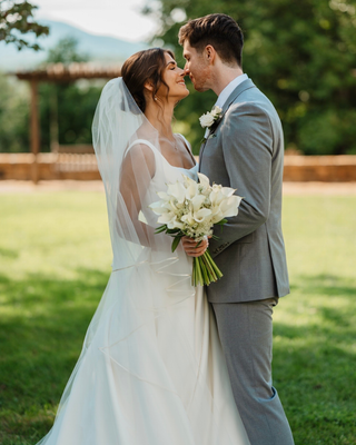 pressed flower frame, best pressed flower frames, preserve my flowers, preserve my bouquet, frame my flowers, flower preservation shop, flower preservation shop near me, best flower preservation shop, best flower preservation, pressed flowers, dried flowers, dried flower shop, unique wedding ideas, flower preservation kingsport, flower preservation charlotte, wedding vendors near me, best flower preservationist, preserve my wedding flowers, save my wedding flowers, professional flower preservation, 